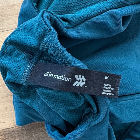 Women's High-Neck Sports Bra, Size M - Picture 3 of 4